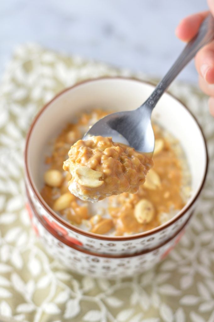 This Microwave Peanut Butter Oatmeal is such a quick and easy breakfast recipe. Gluten free, refined sugar free and can be made vegan.