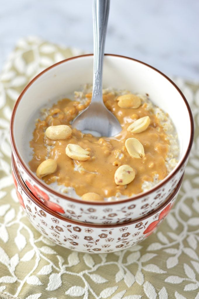This Microwave Peanut Butter Oatmeal is such a quick and easy breakfast recipe. Gluten free, refined sugar free and can be made vegan.
