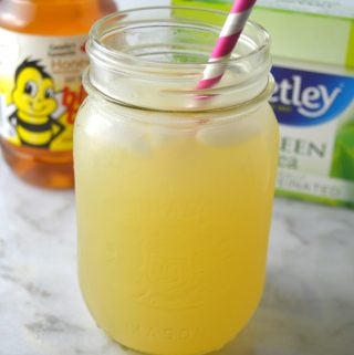 You don't need to spend your money at Starbucks when you want a honey green tea lemonade. Made with only 4 ingredients!
