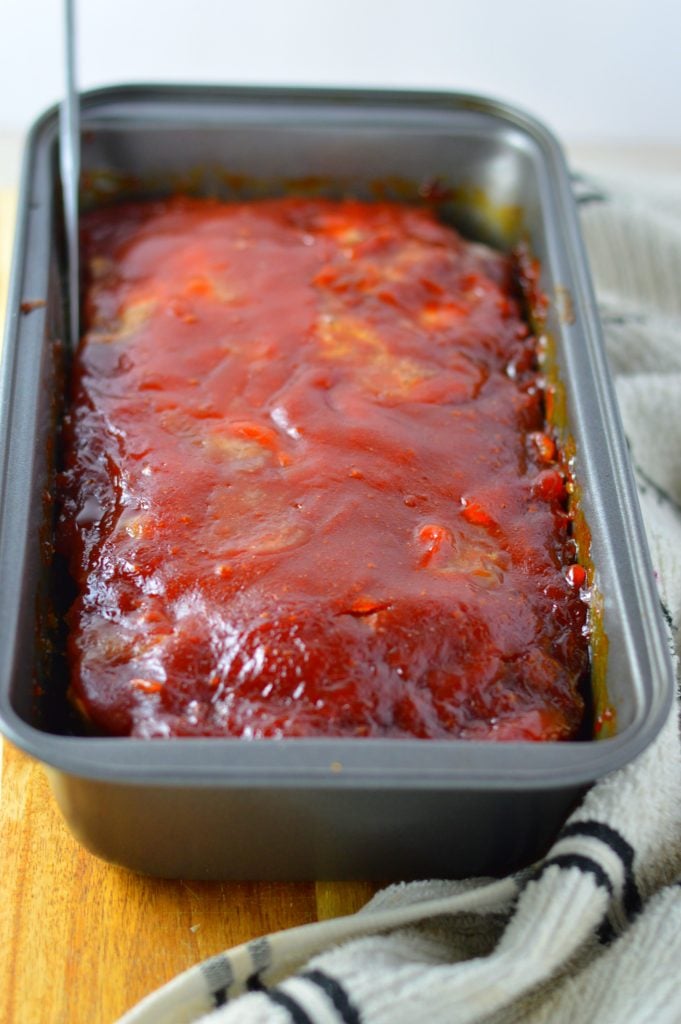 Brown sugar meatloaf recipe made with ketchup and Worcestershire sauce. Makes an easy weekday dinner idea. 