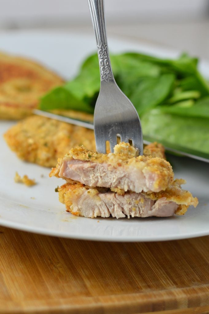  Easy Oven Baked Breaded Pork Chops made with flour, breadcrumbs and Parmesan cheese, this is perfect for a weeknight dinner.