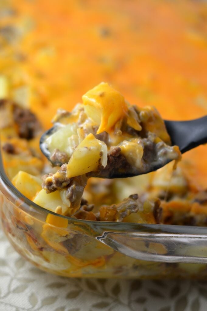 Easy Ground Beef and Potato Casserole recipe. Like a hamburger all in one dish. The ultimate quick weeknight comfort food.