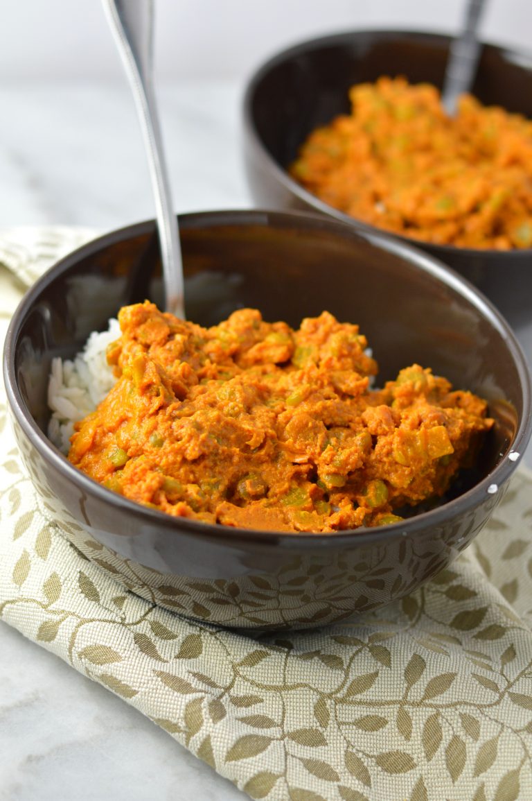 Vegetarian Split Pea Curry recipe. Super easy to make, this makes a great weeknight dinner idea.