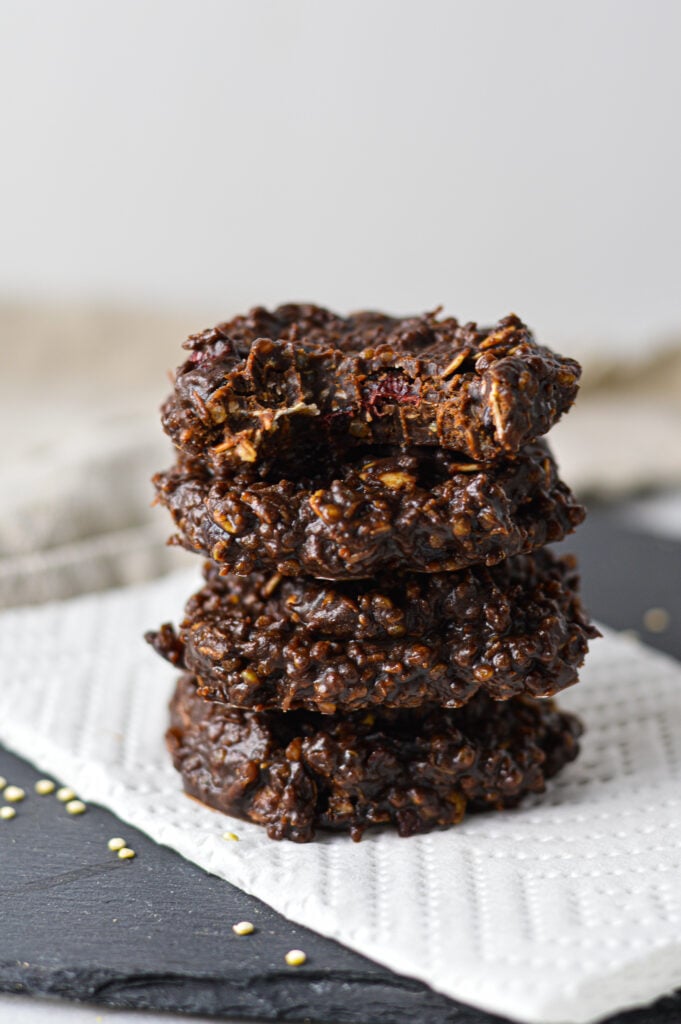 No Bake Cranberry Chocolate Quinoa Cookies