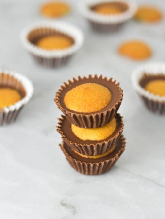 A stack of Vanilla Wafer Nutella Cups, these easy treats are made of creamy Nutella and crunchy mini Nilla wafers.